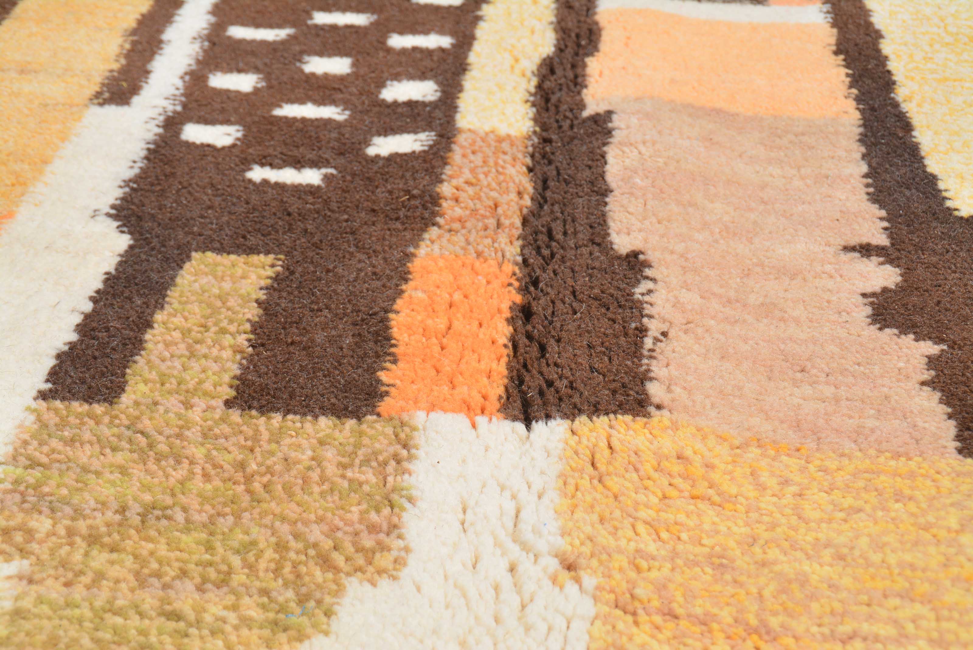 Honeycomb: Handwoven Moroccan Wool Rug - Golden Azilal Design - Illuminate Collective